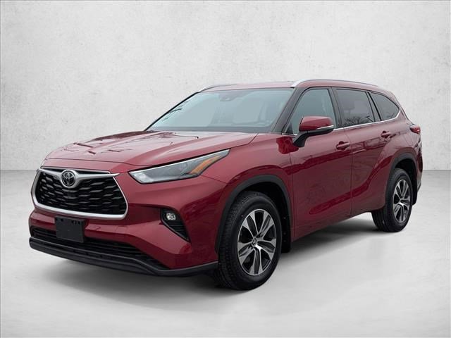 Used 2022 Toyota Highlander XLE