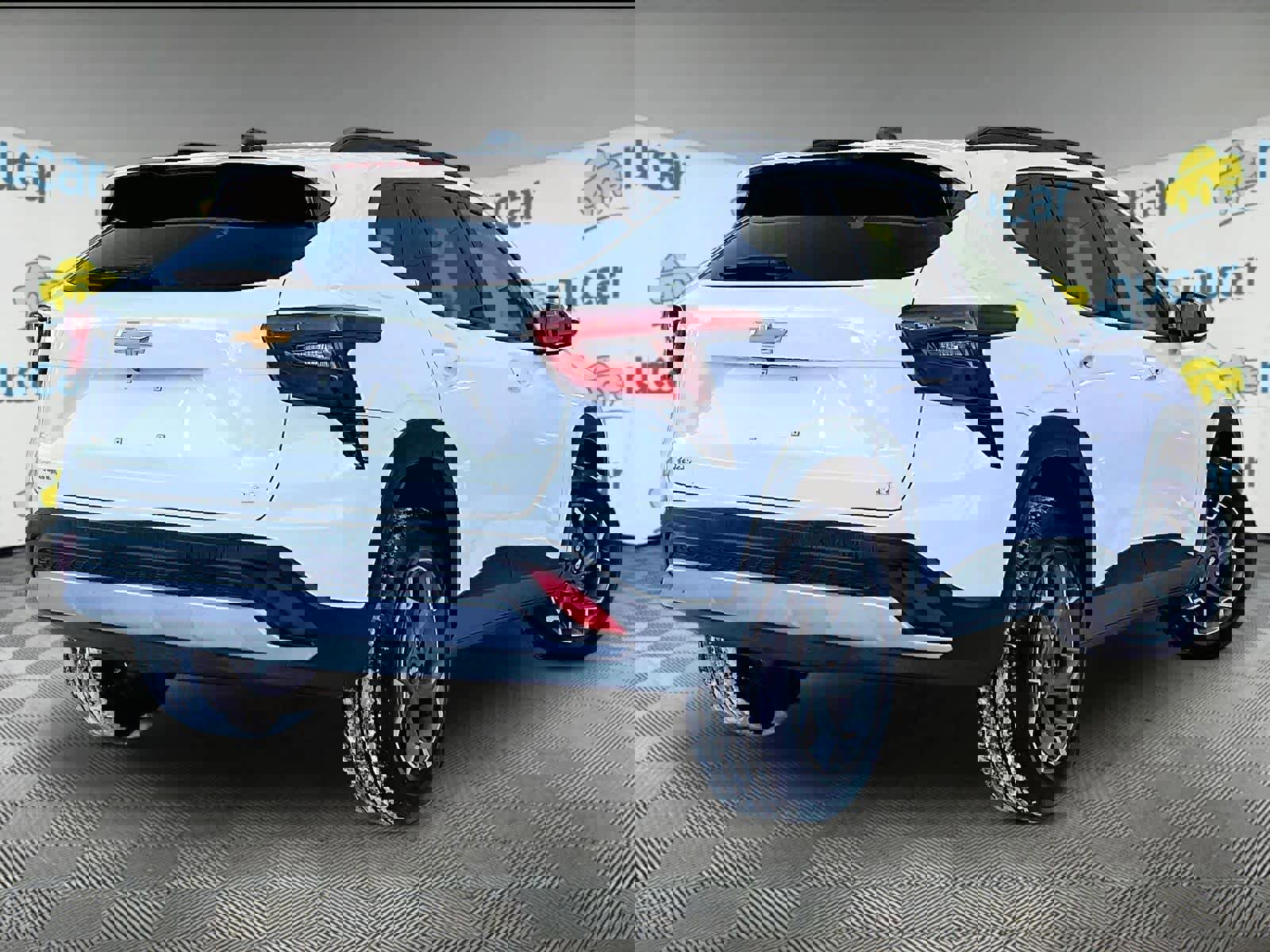 Used 2025 Chevrolet Trax LT w/ LT Convenience Package image 6