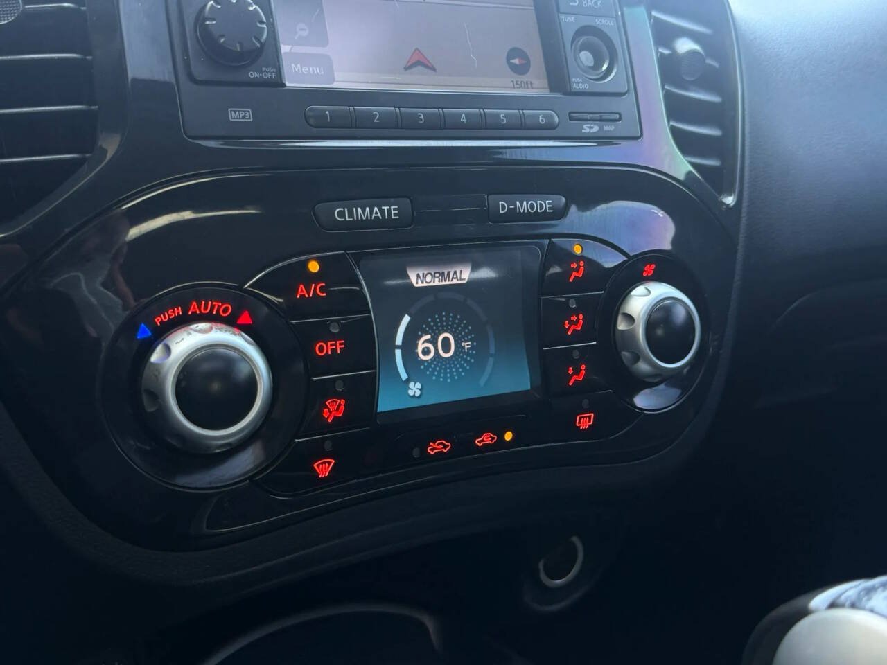 Used 2014 Nissan Juke SL AWD/4WD image 10