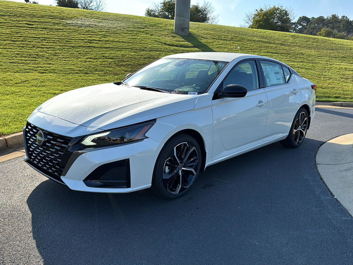 New 2025 Nissan Altima 2.5 SR