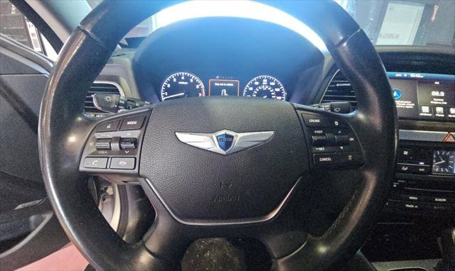 Used 2015 Hyundai Genesis 5.0 RWD image 17