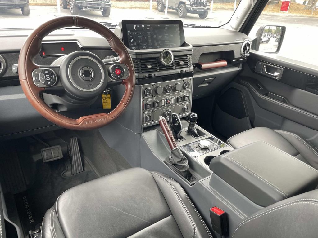Used 2024 INEOS Grenadier Fieldmaster Edition image 11