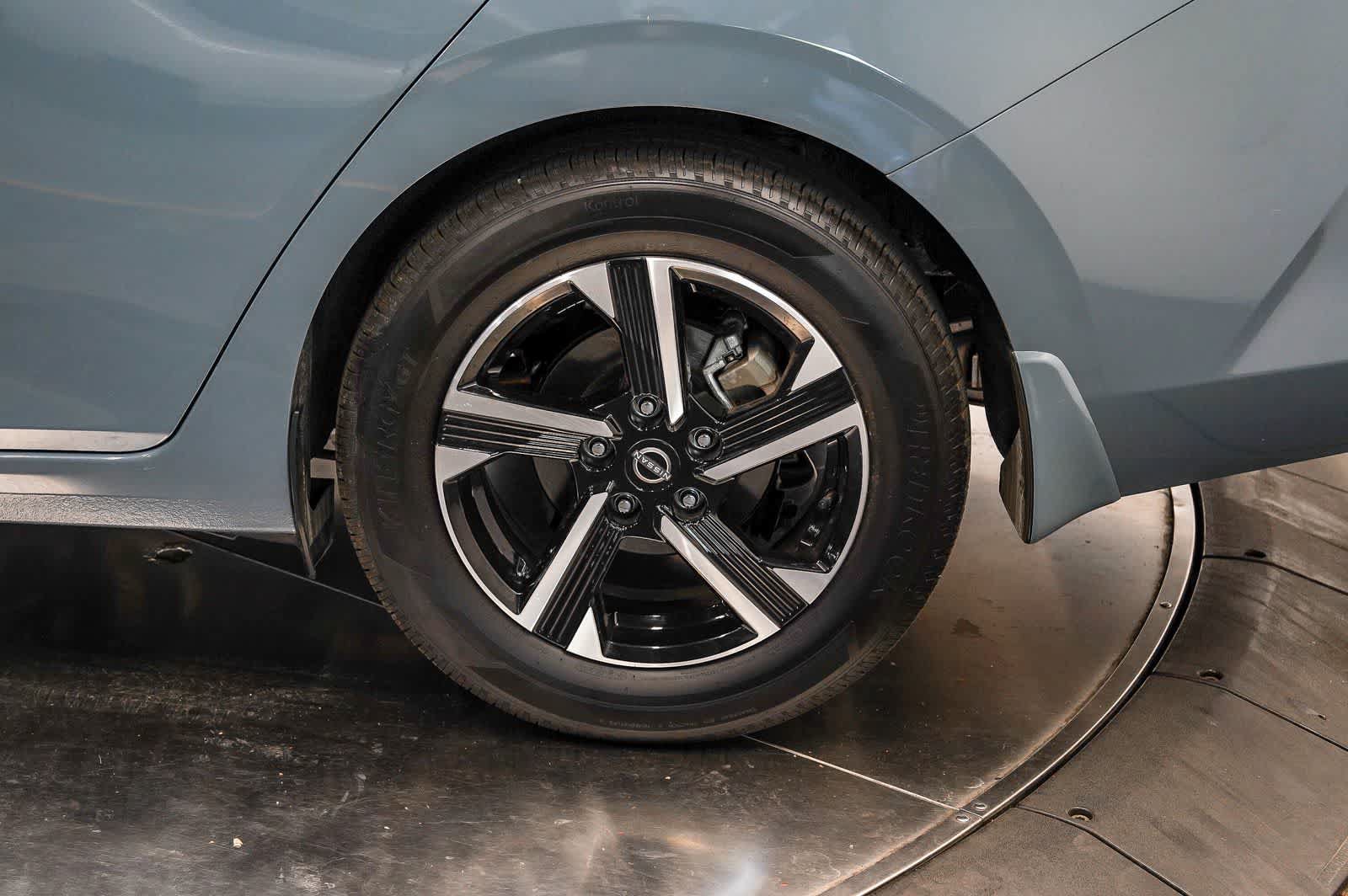 Used 2025 Nissan Sentra SV FWD image 10