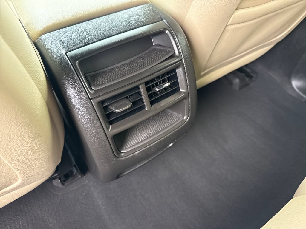 Used 2018 Cadillac XT5 AWD image 21