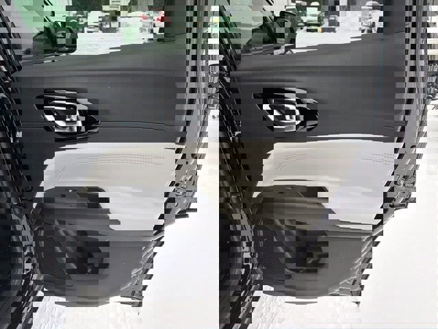 New 2026 Jeep Compass Limited image 32