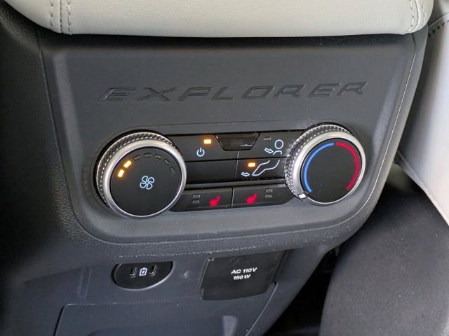 Certified 2025 Ford Explorer Platinum w/ LUX Leather Package image 20