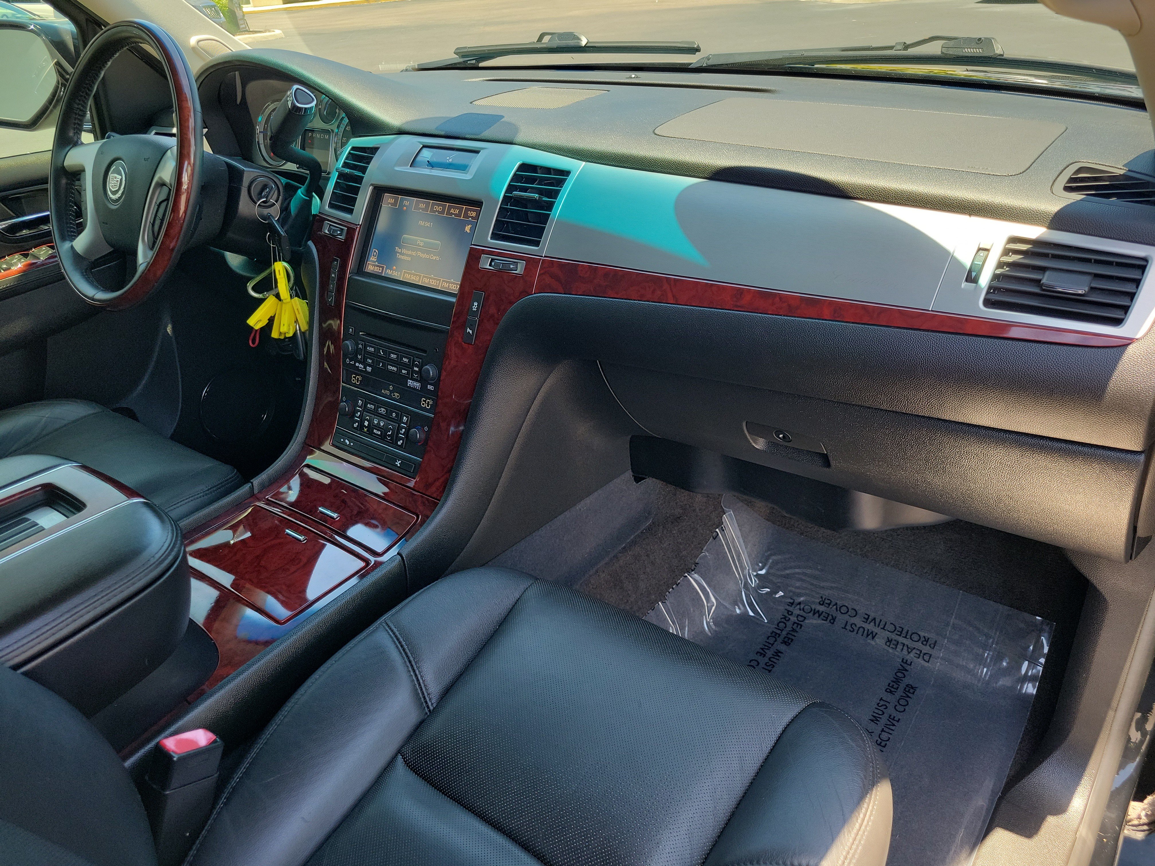 Used 2014 Cadillac Escalade Premium RWD image 11