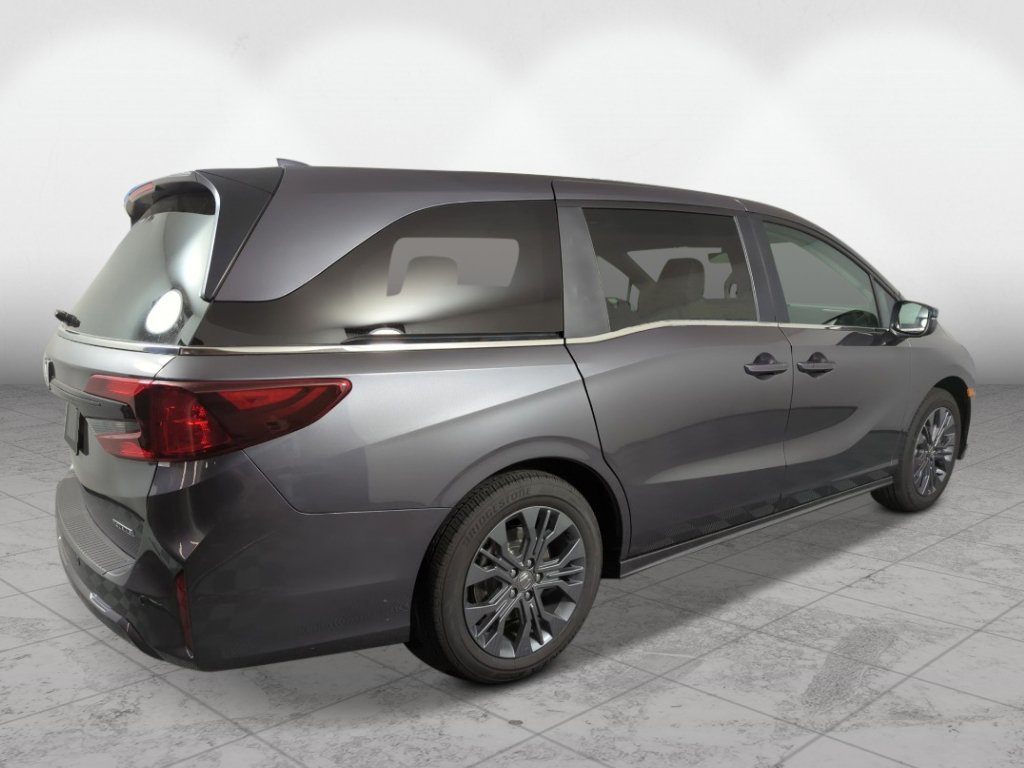 New 2027 Honda Odyssey Touring image 4