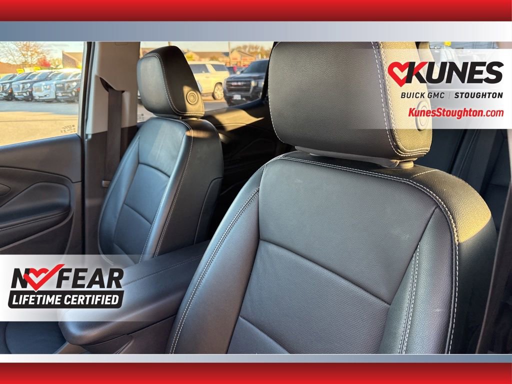 Used 2024 GMC Terrain SLT image 23