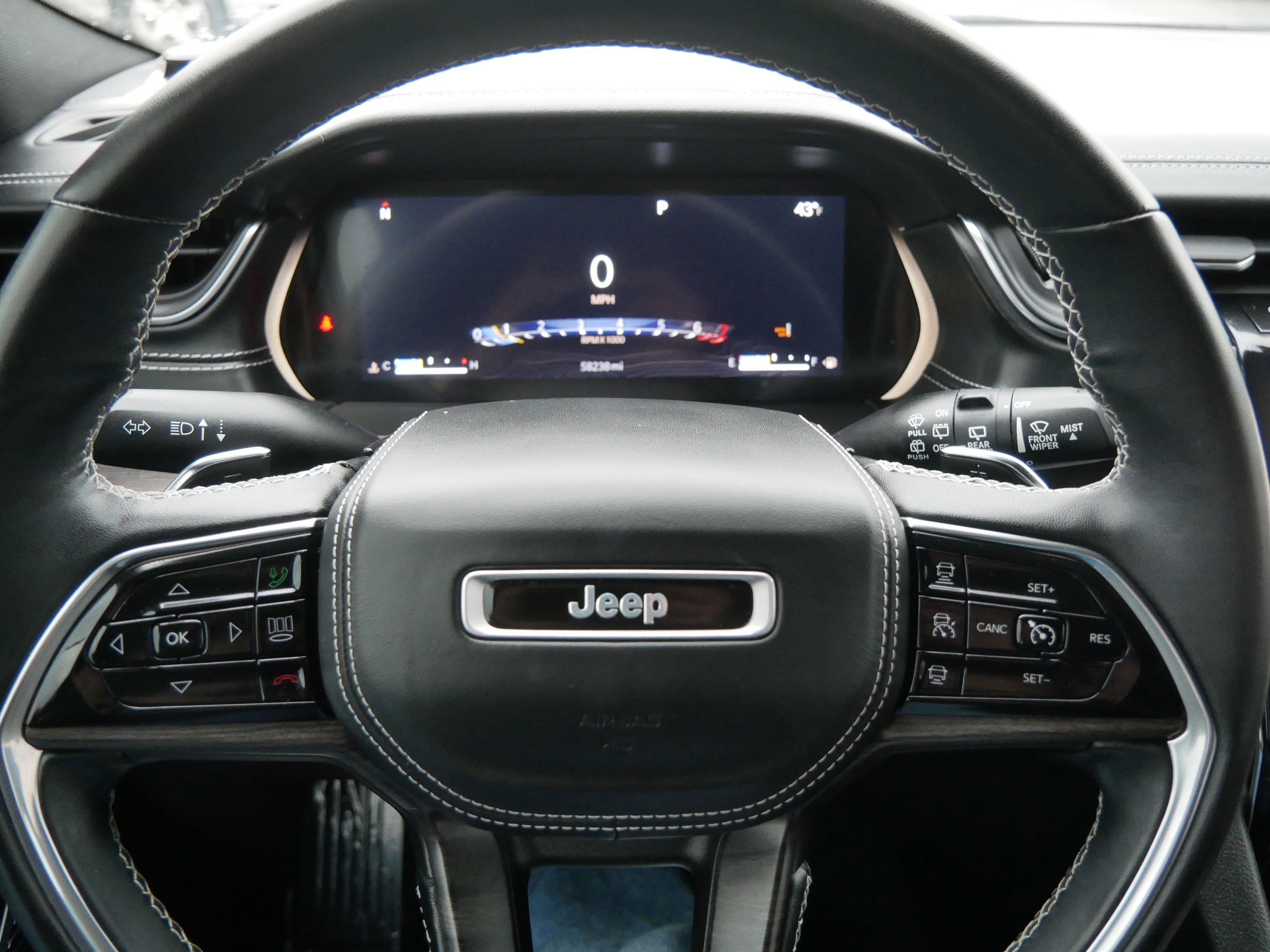 Used 2022 Jeep Grand Cherokee Overland w/ Luxury Tech Group IV image 25