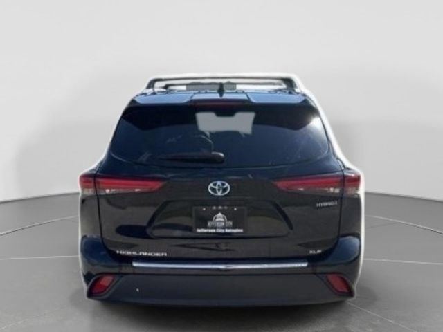 Used 2023 Toyota Highlander XLE AWD/4WD image 5