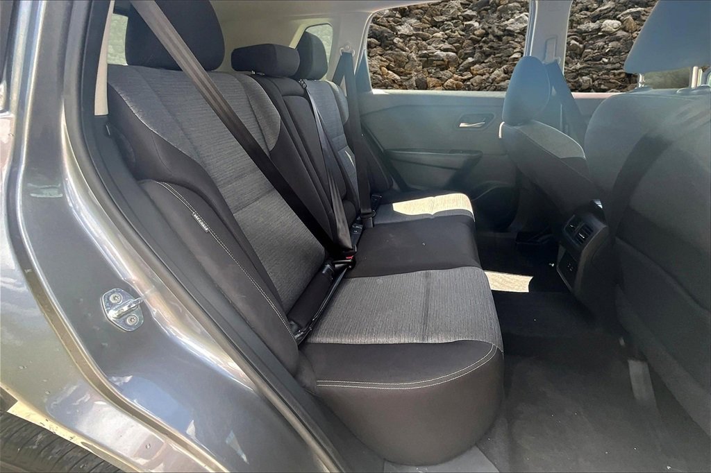 Used 2021 Nissan Rogue SV image 25