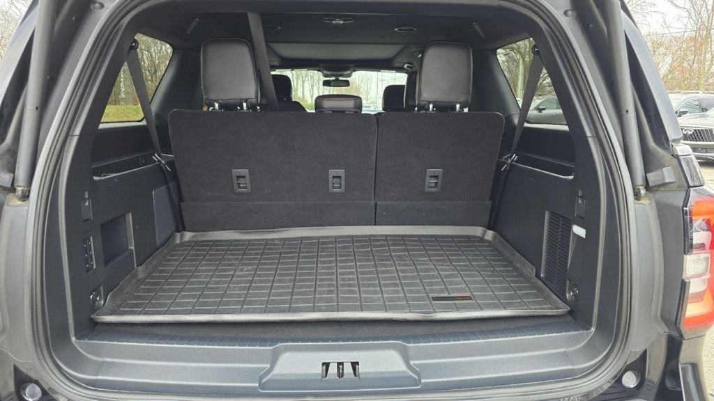 Used 2022 Ford Expedition Max Limited image 19