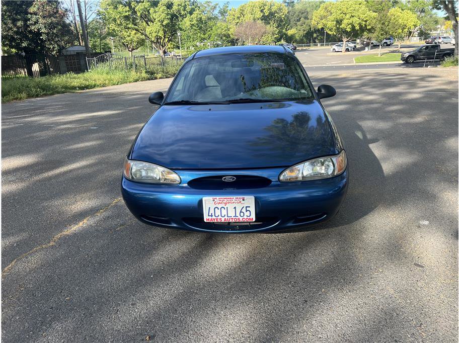 Used 1998 Ford Escort LX image 2