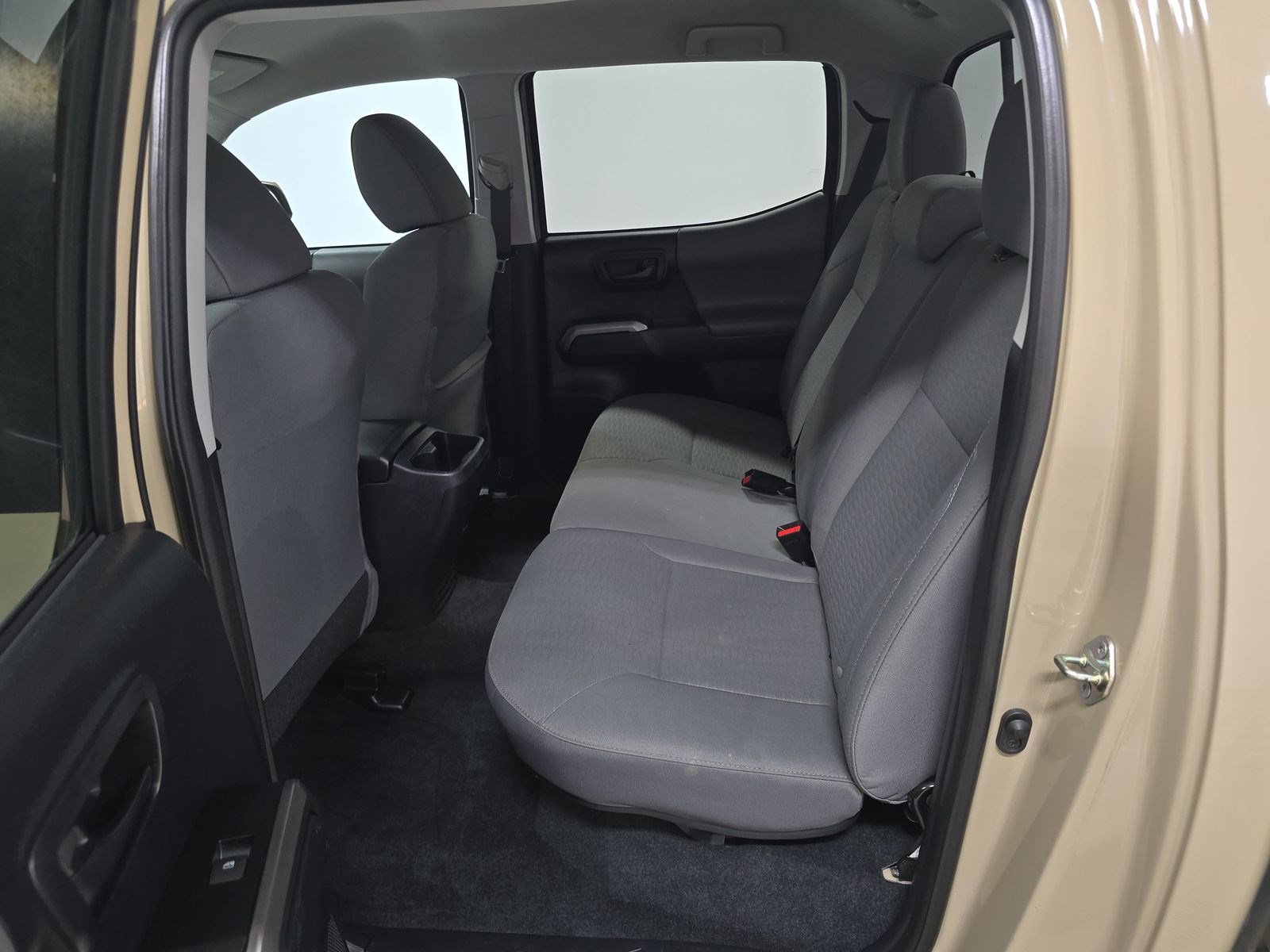 Certified 2019 Toyota Tacoma SR5 AWD/4WD image 12