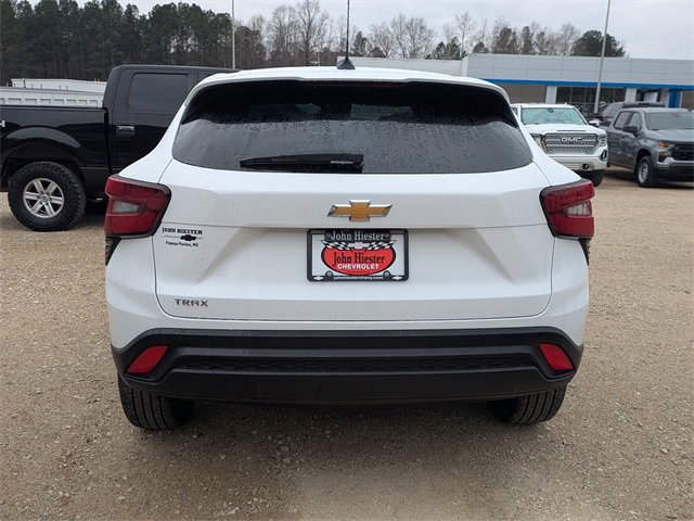 New 2026 Chevrolet Trax LS w/ LS Convenience Package image 3