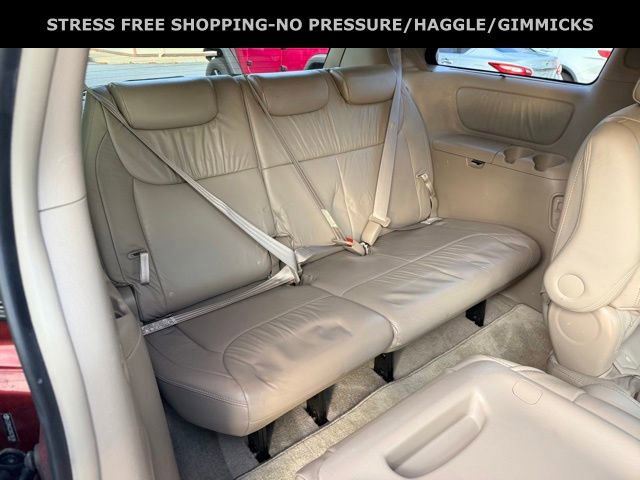Used 2010 Toyota Sienna XLE image 33