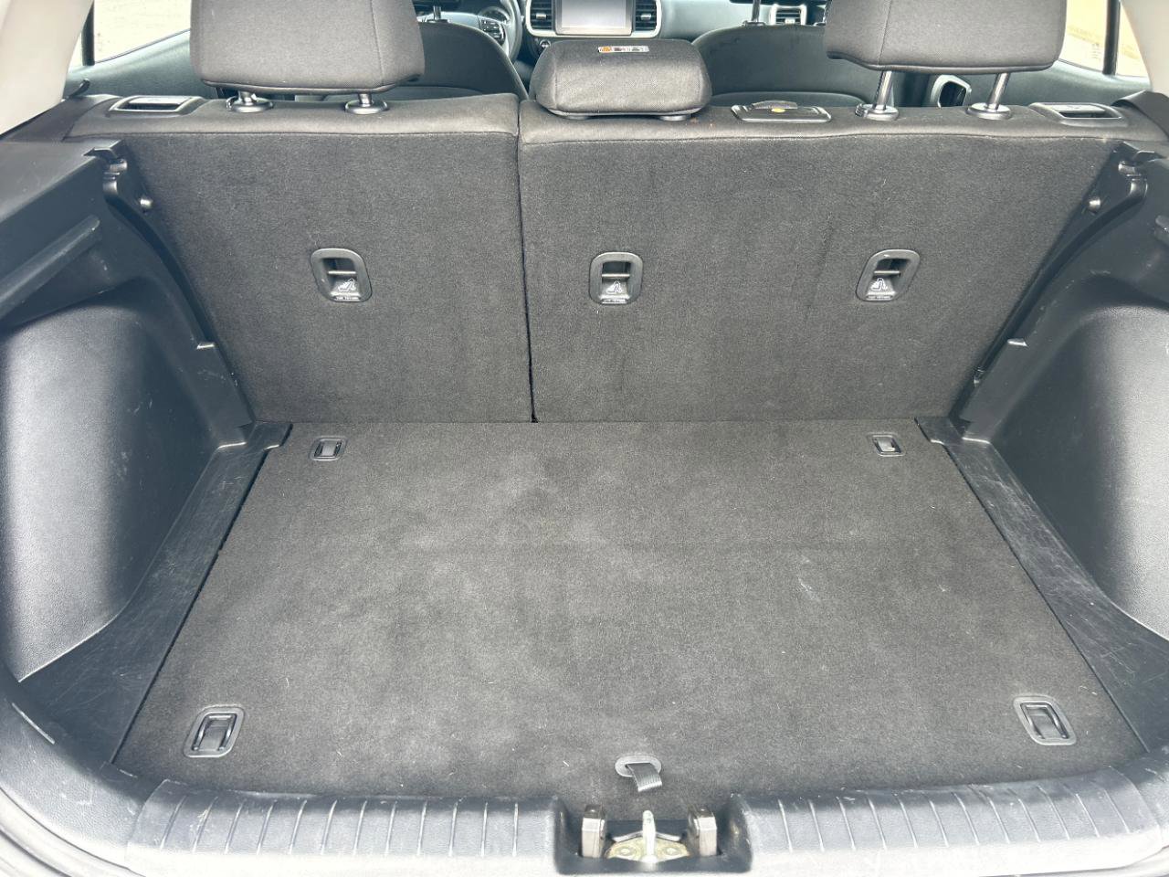 Used 2021 Hyundai Venue SE FWD image 21