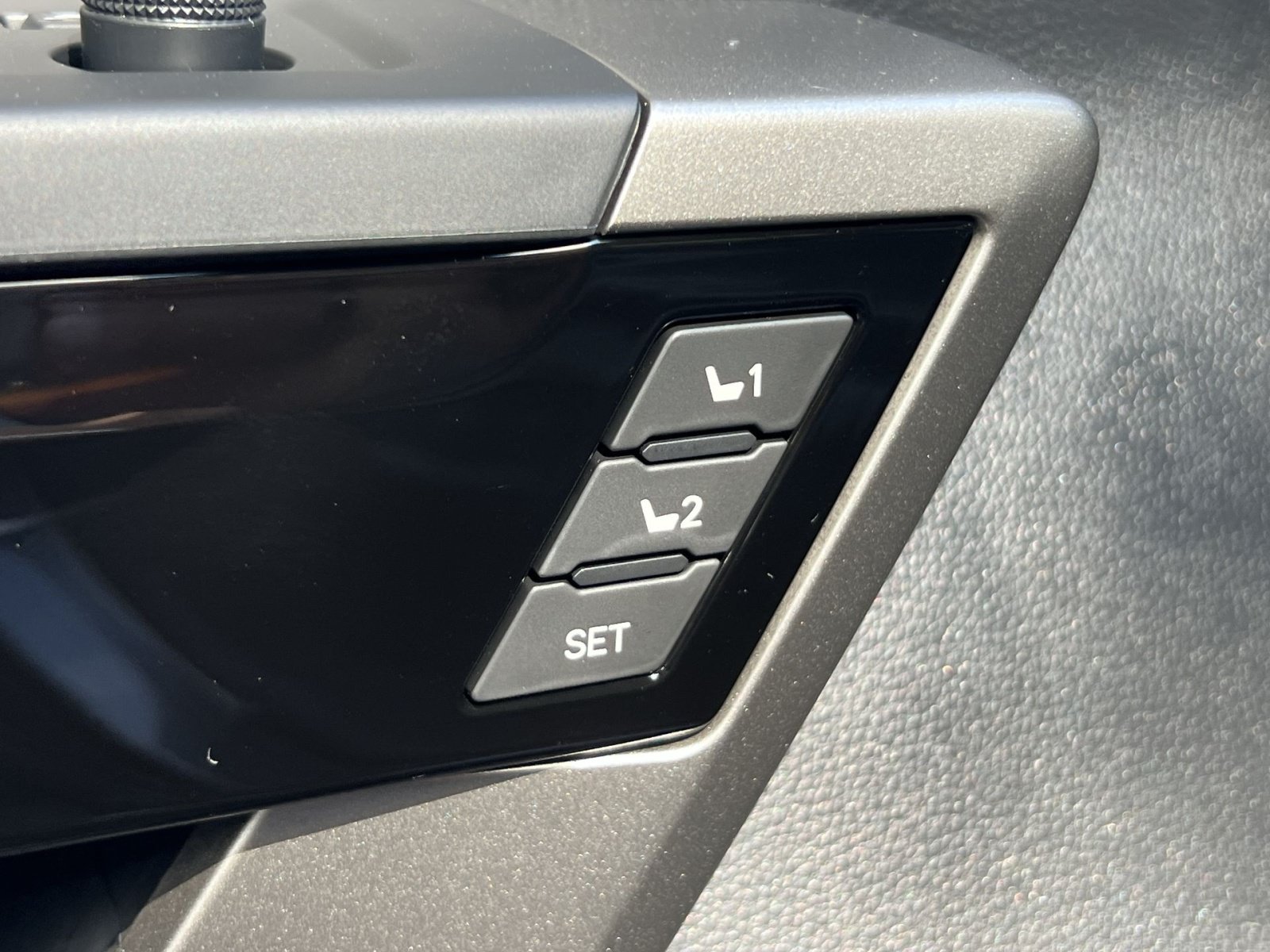 New 2026 Toyota Tundra Limited AWD/4WD image 23