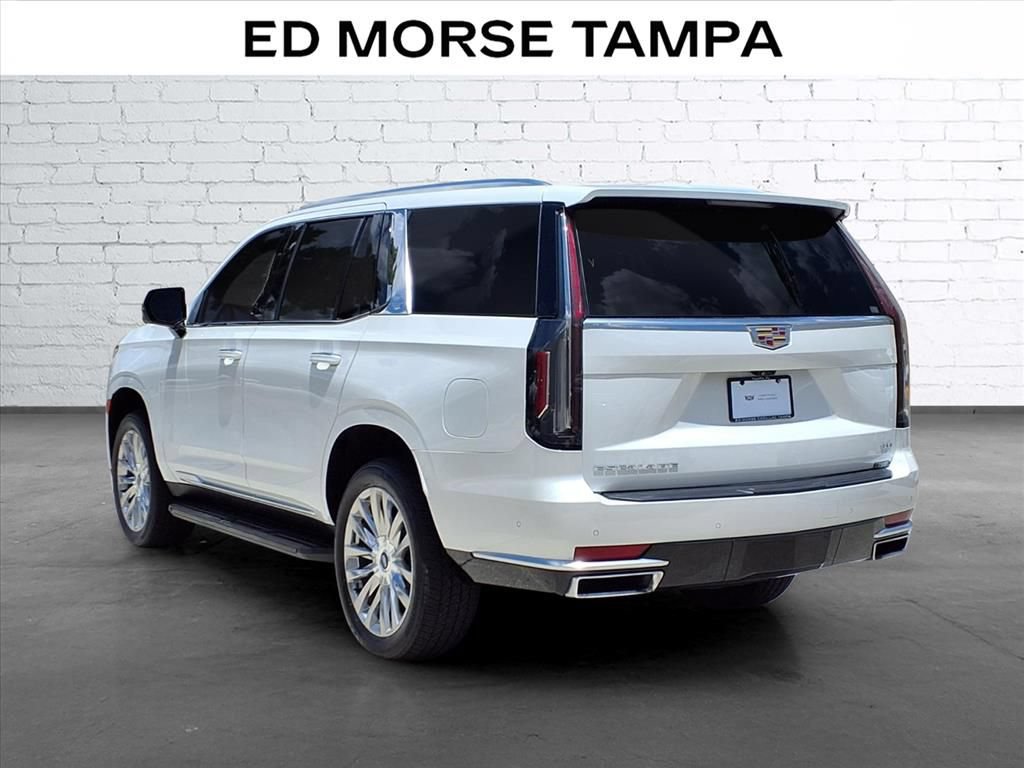 Used 2024 Cadillac Escalade Premium Luxury AWD/4WD image 3