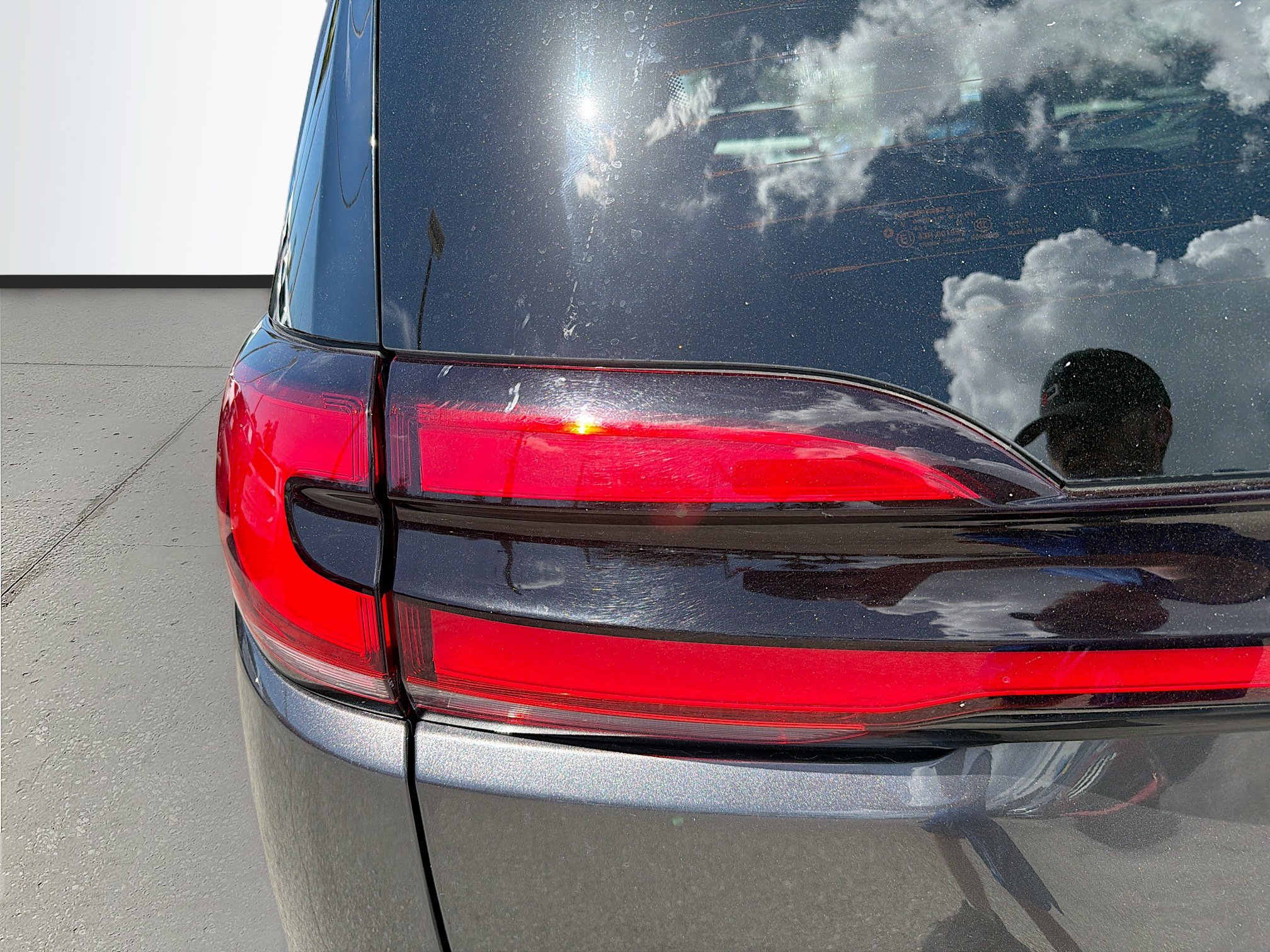 Used 2023 Chrysler Pacifica Touring-L image 11