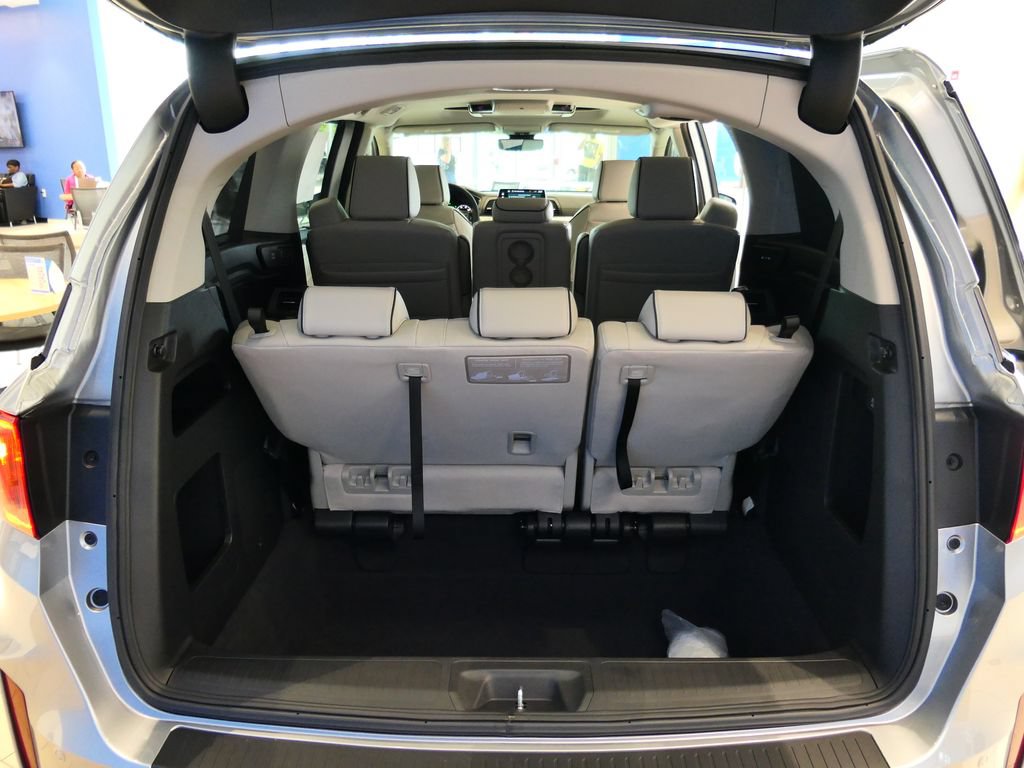 New 2027 Honda Odyssey Touring image 32