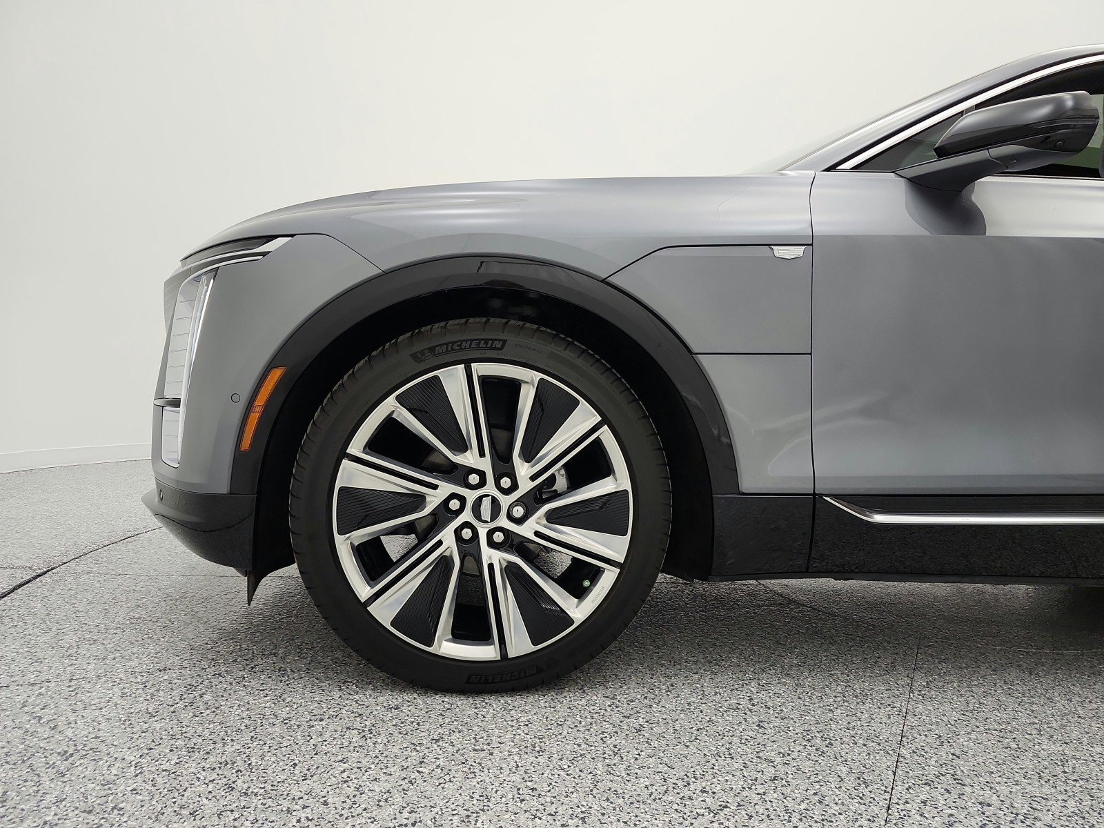 Used 2023 Cadillac Lyriq 2WD image 24
