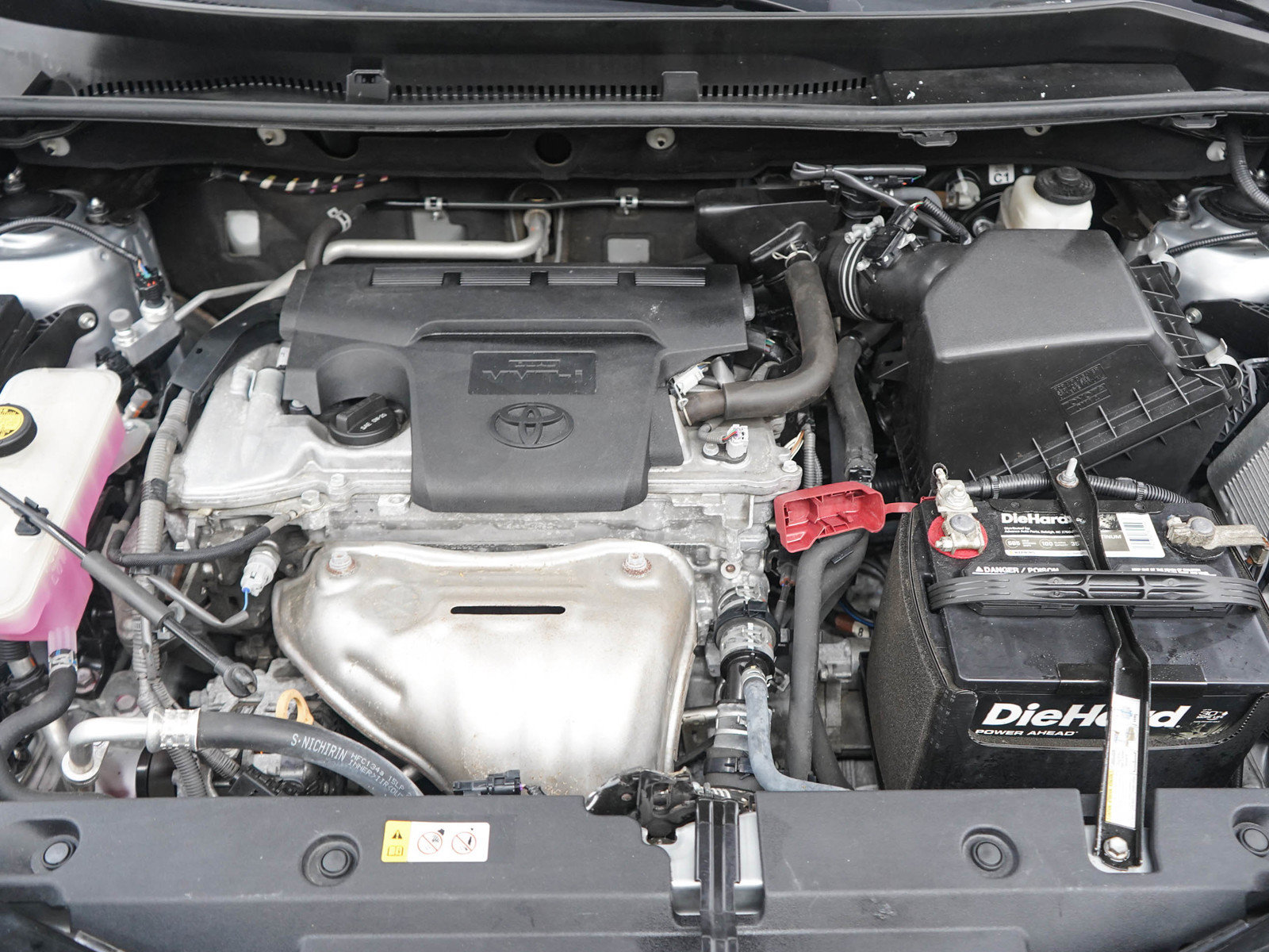Used 2018 Toyota RAV4 LE w/ All Weather Liner Package AWD/4WD image 29