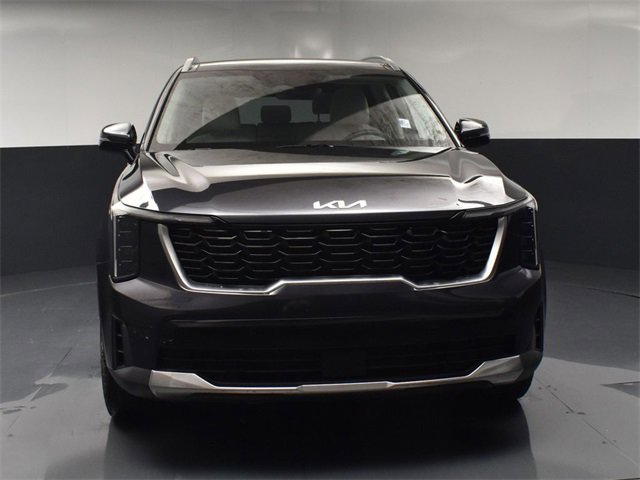 Certified 2025 Kia Sorento S w/ Panoramic Sunroof Package video 3