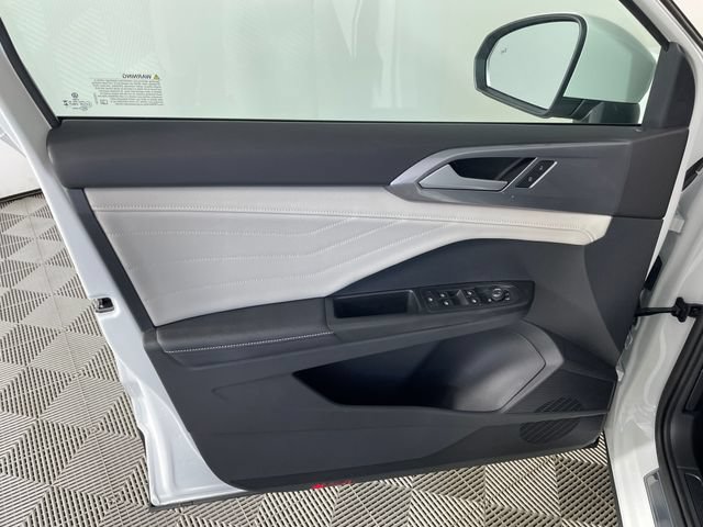 New 2026 Volkswagen Taos SEL AWD/4WD image 8