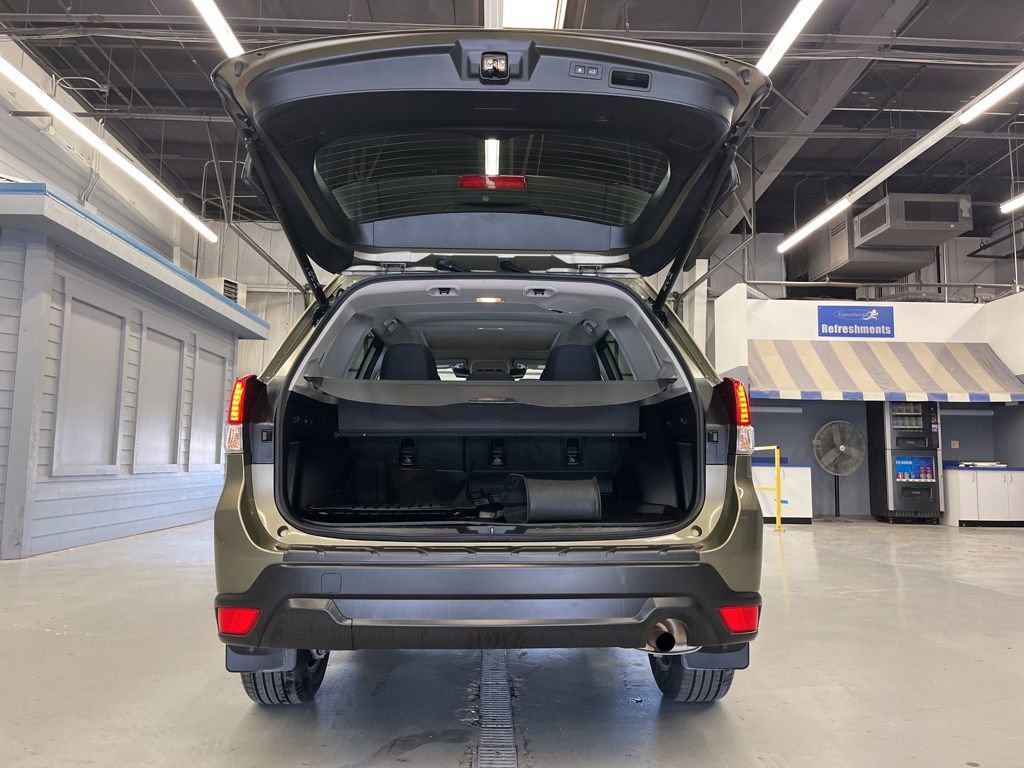 Certified 2022 Subaru Forester Premium image 10