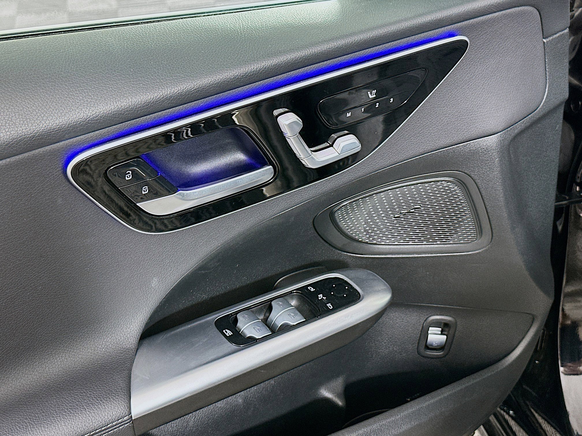 Used 2023 Mercedes-Benz C 300 Sedan image 15