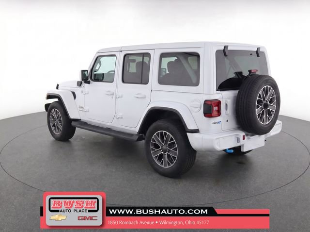 Used 2022 Jeep Wrangler Unlimited Sahara AWD/4WD image 3