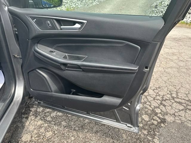Used 2022 Ford Edge Titanium w/ Equipment Group 301A AWD/4WD image 14