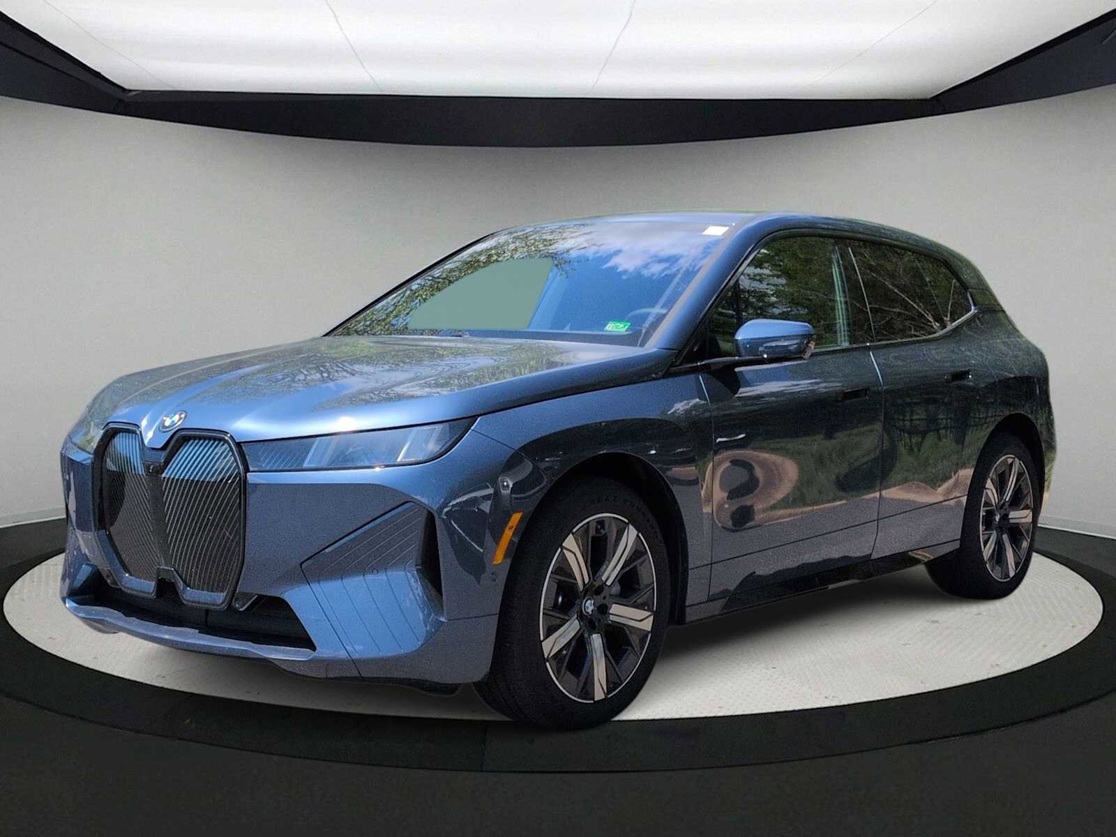 New 2026 BMW iX xDrive45 w/ Premium Package AWD/4WD image 4