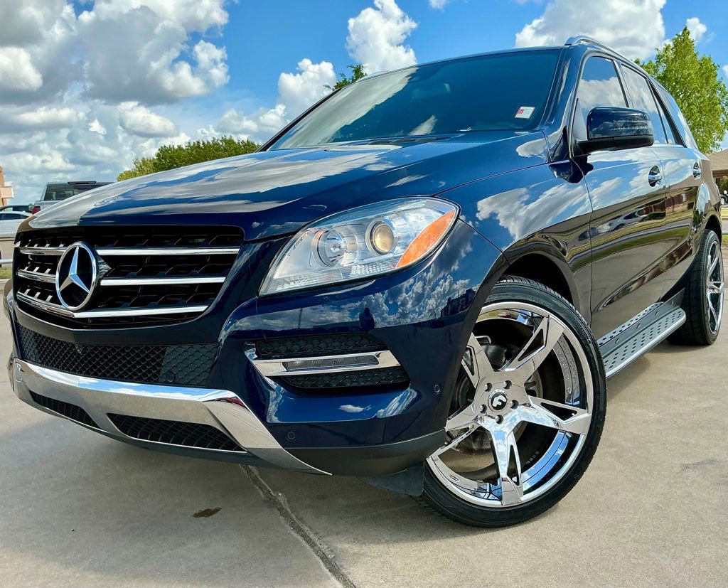 Used 2014 Mercedes-Benz ML 350 BlueTEC 4MATIC image 3