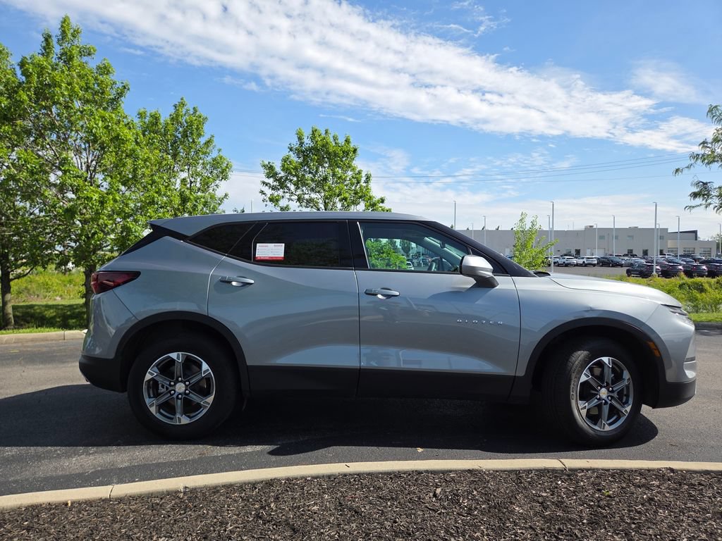 Used 2025 Chevrolet Blazer LT AWD/4WD image 16