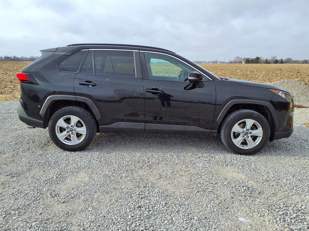 Used 2020 Toyota RAV4 XLE AWD/4WD image 26