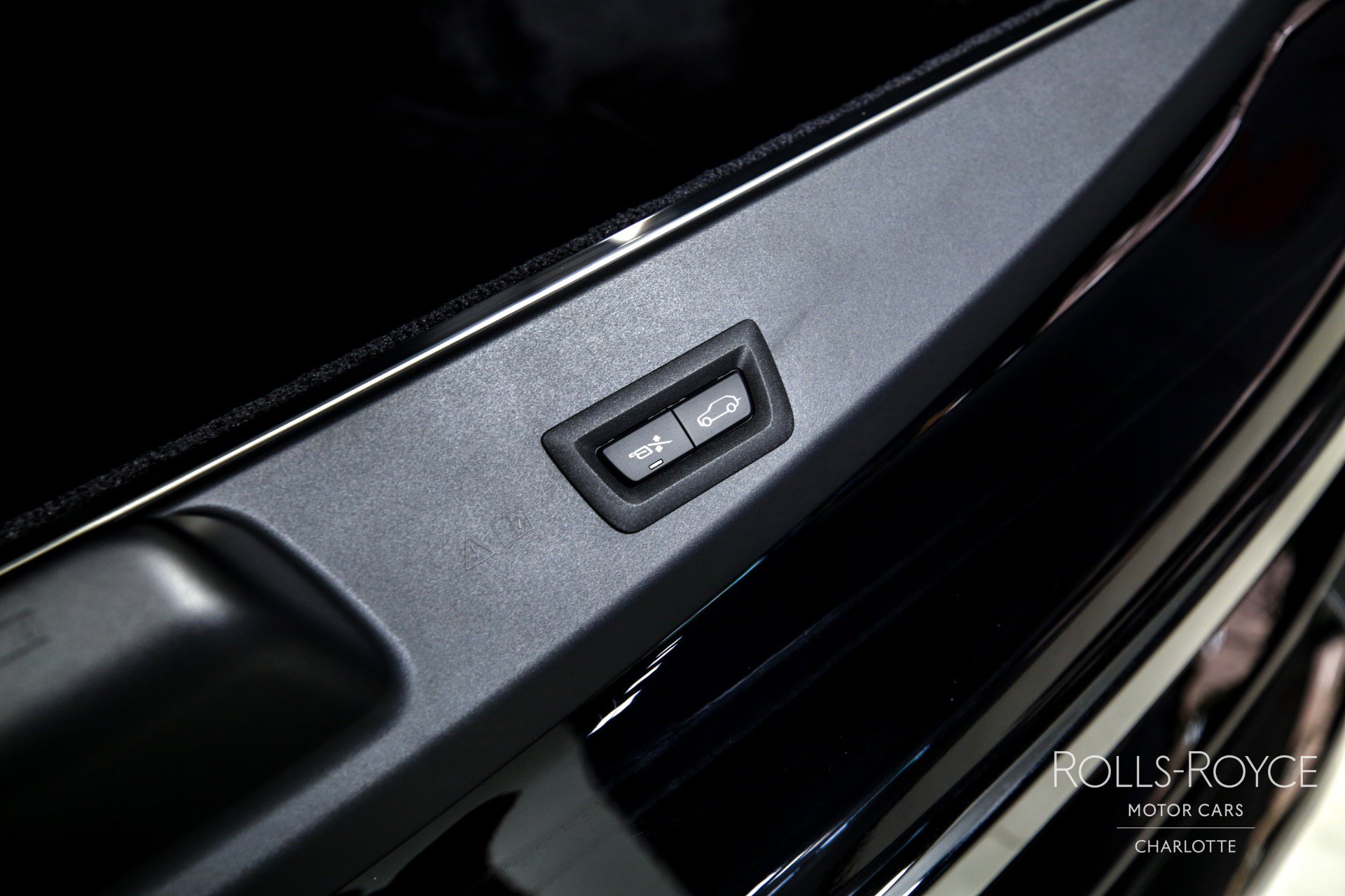 Certified 2024 Rolls-Royce Cullinan Black Badge w/ Dark Exterior Package AWD/4WD image 26