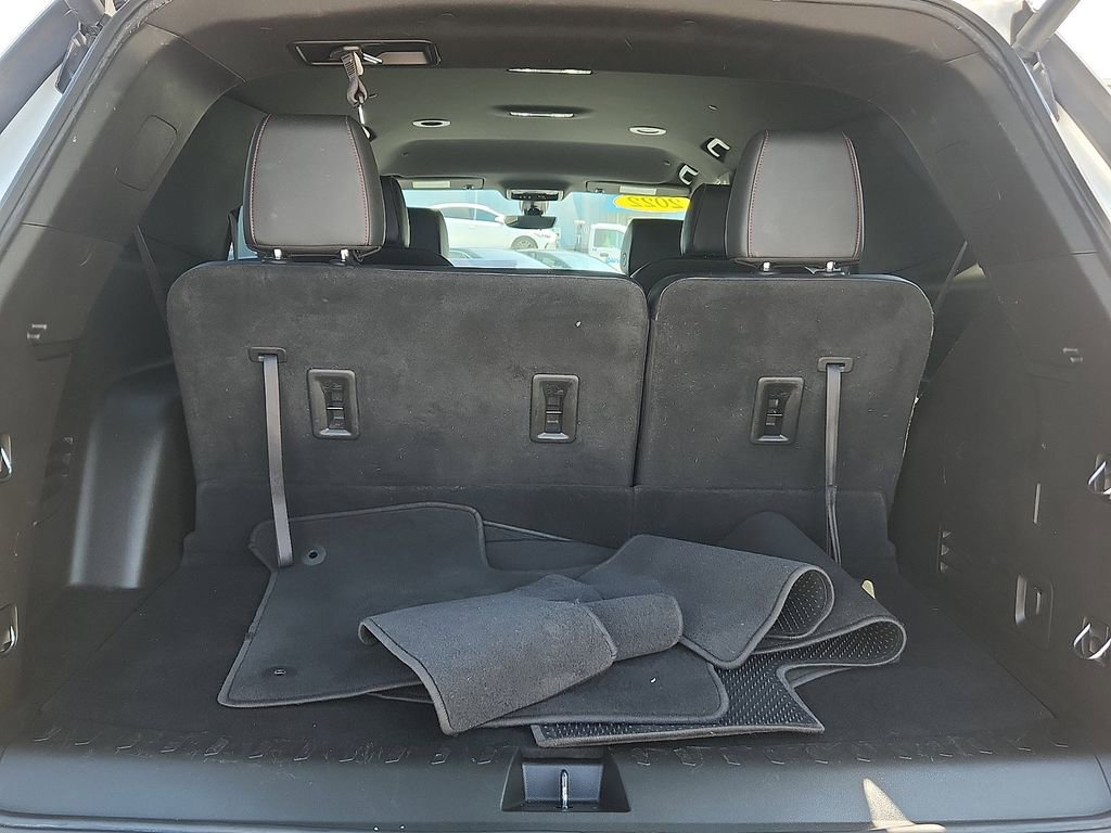 Used 2022 Chevrolet Traverse RS w/ LPO, Cargo Package FWD image 24