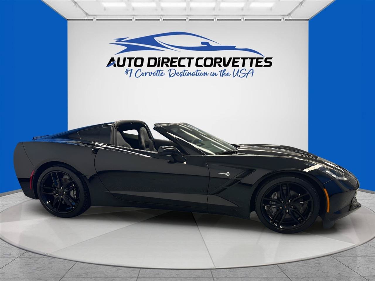 Used 2019 Chevrolet Corvette Stingray Coupe w/ 1LT RWD image 4