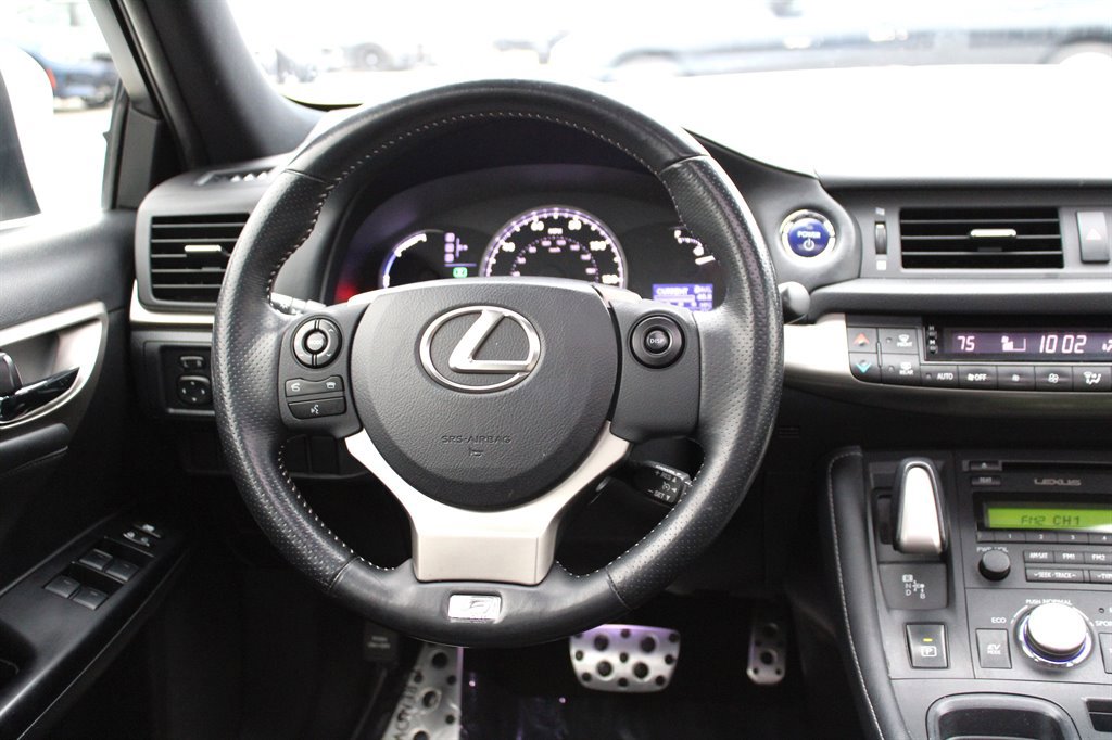 Used 2015 Lexus CT 200h w/ F Sport w/Nuluxe Interior image 15