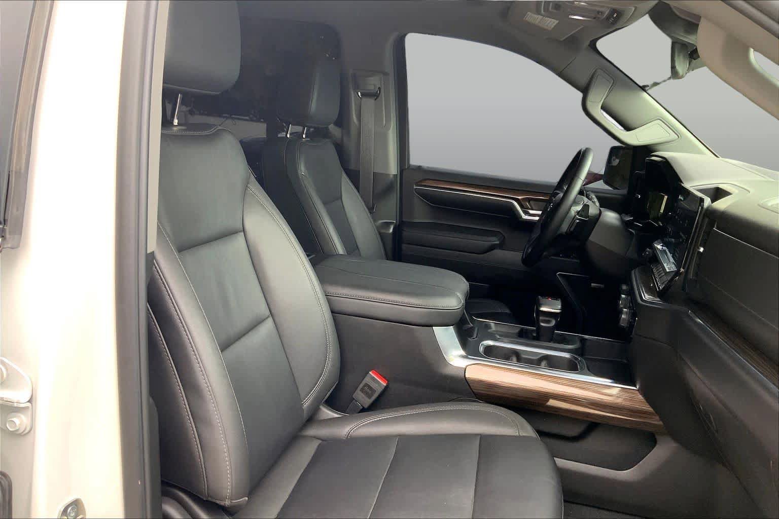 Used 2024 Chevrolet Silverado 1500 RST w/ All Star Edition Plus AWD/4WD image 9