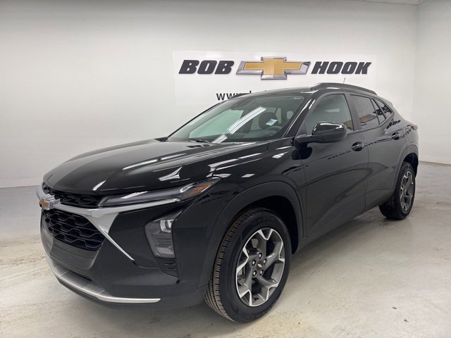 Used 2024 Chevrolet Trax LT image 1