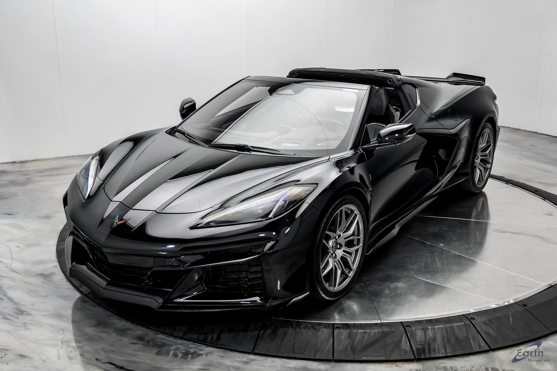 Used 2024 Chevrolet Corvette Z06 RWD image 8