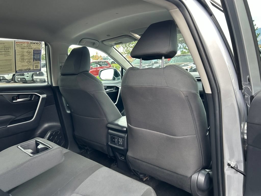 Used 2025 Toyota RAV4 XLE AWD/4WD image 13