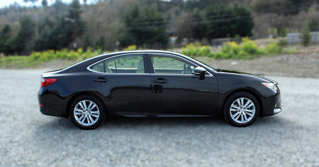 Used 2013 Lexus ES 350 w/ Luxury Pkg image 8