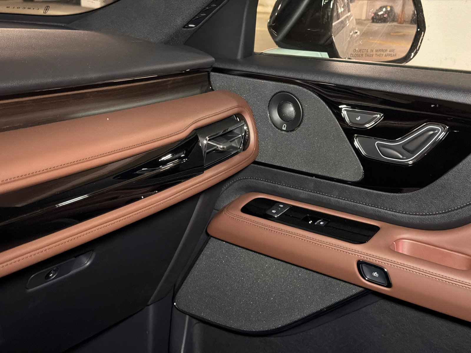 New 2027 Lincoln Aviator Reserve w/ Jet Appearance Package AWD/4WD image 33