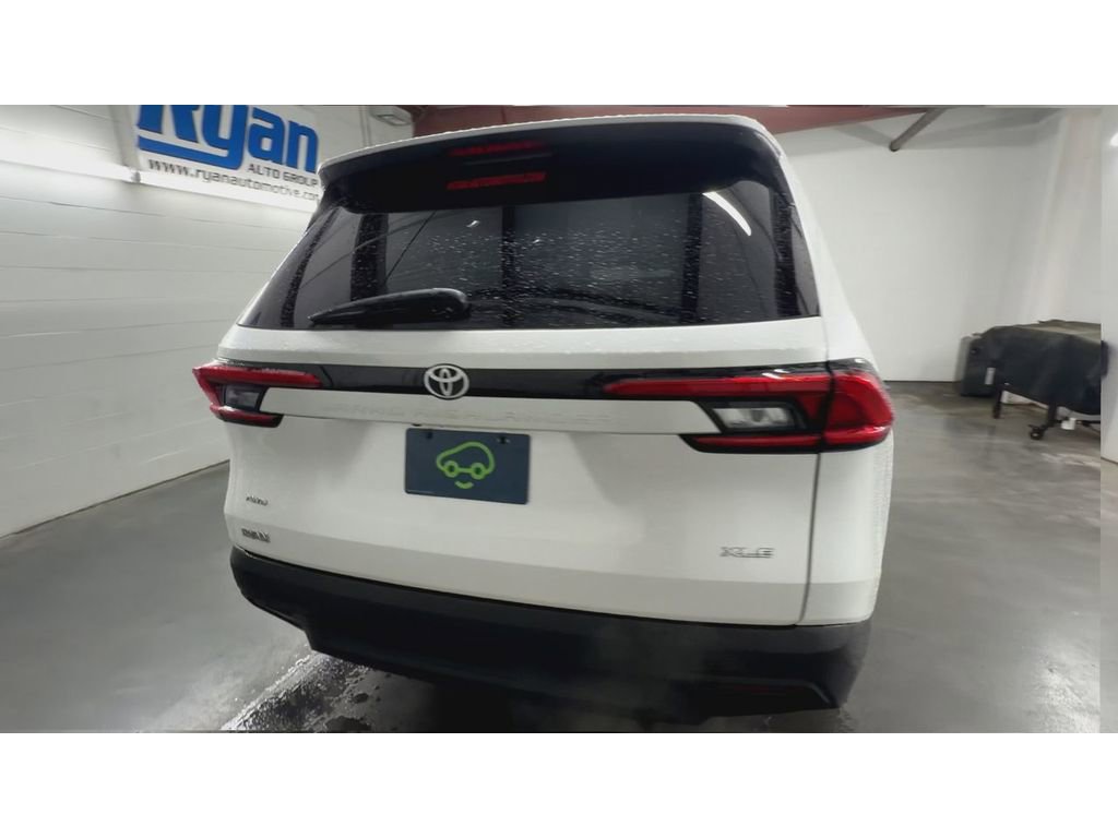 Used 2024 Toyota Grand Highlander AWD image 8