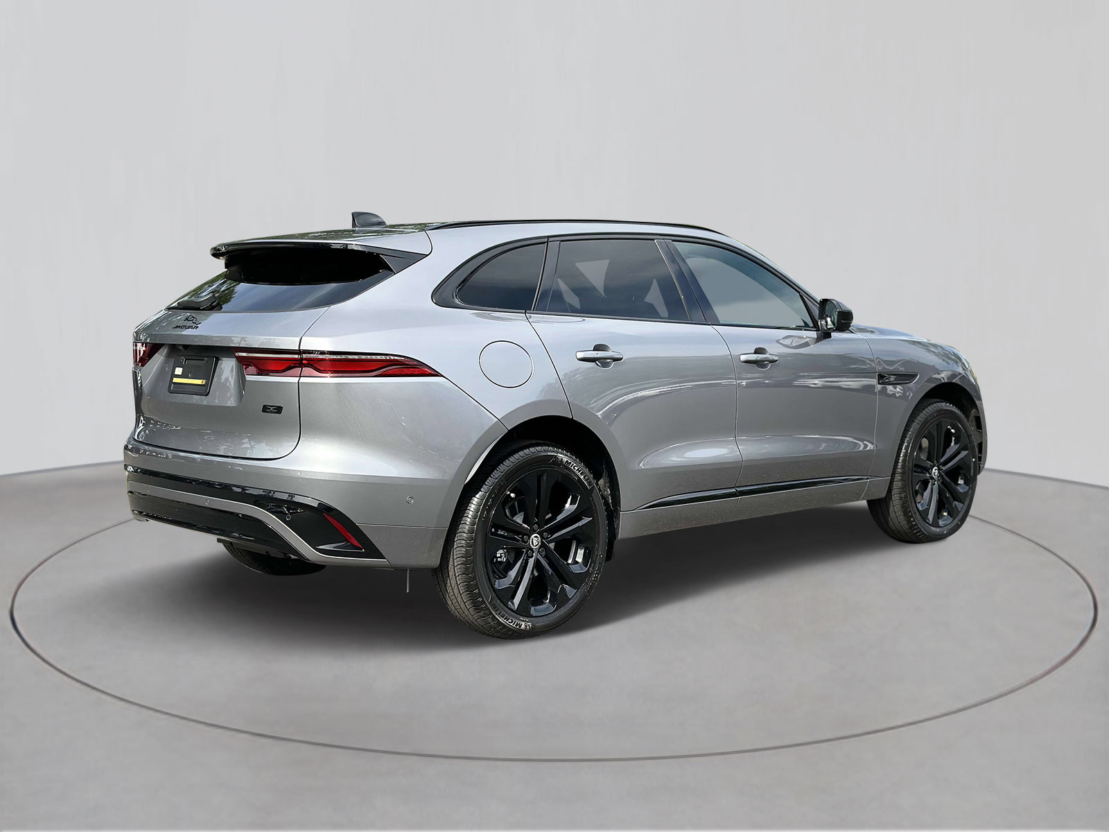 New 2026 Jaguar F-PACE R-Dynamic S image 4